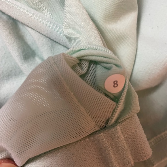 Lululemon woman’s tank - Picture 2 of 5